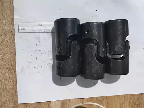 万向联轴器